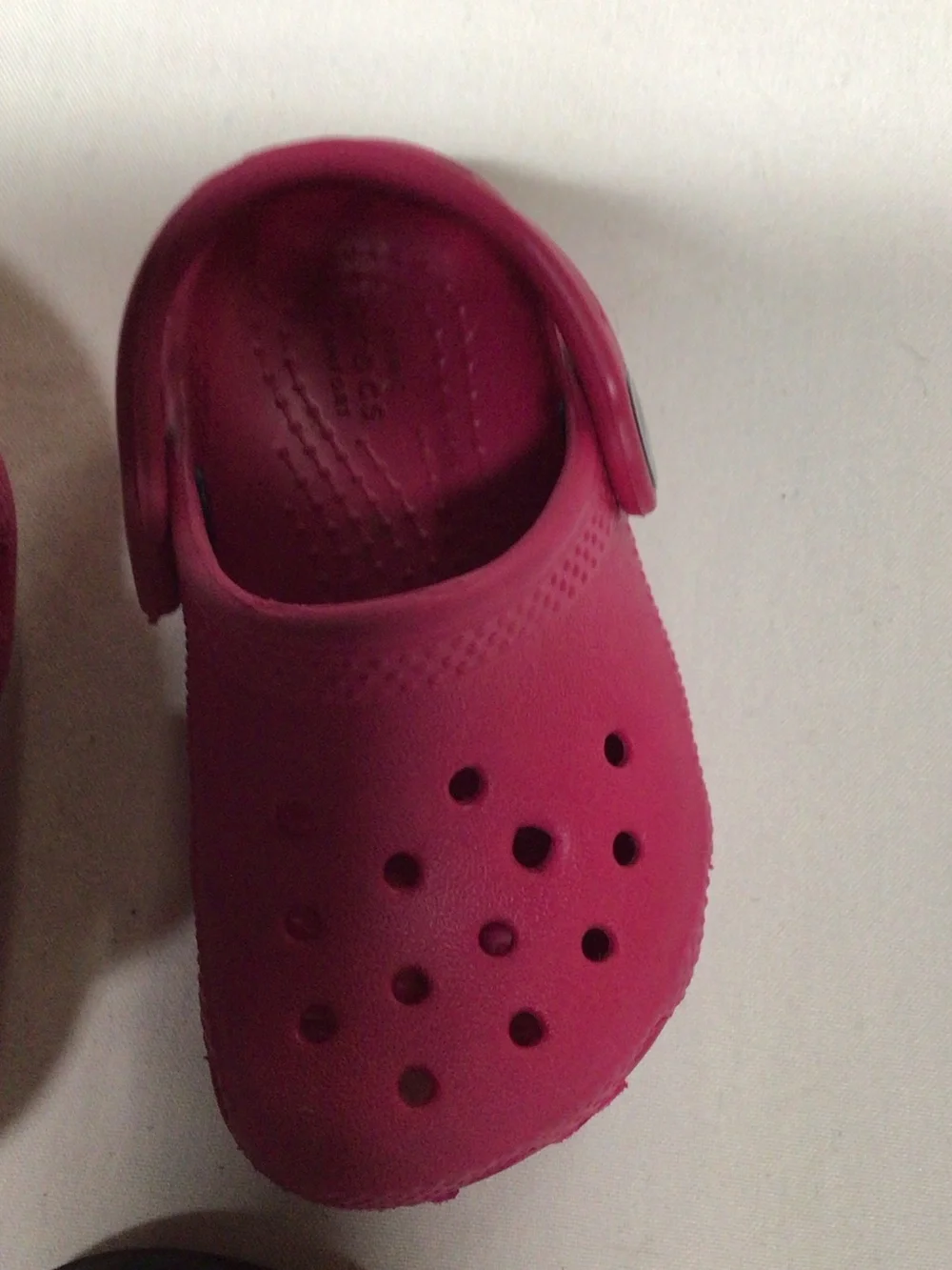 CROCS includes pair